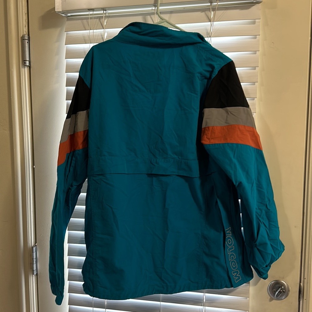 Volcom Windbreaker - Picture 2 of 3